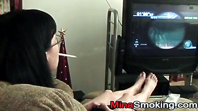 housewife cigarette smoking