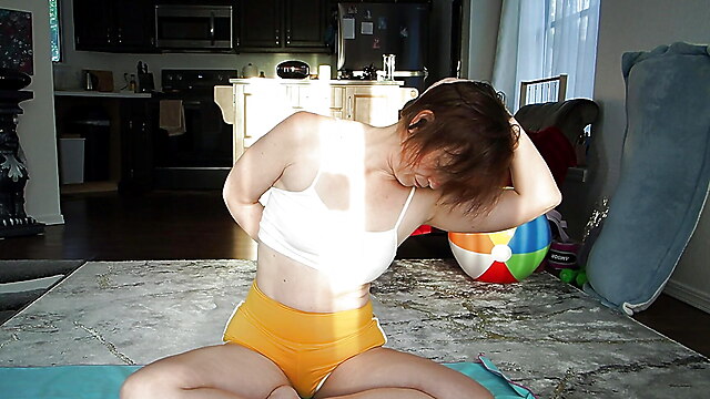 Xhamster pants, spandex xhamster, mature mom spandex, xhamster mom, mature teacher body